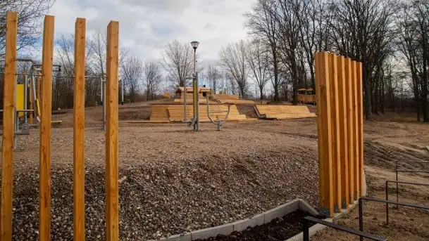 Nowa plaża w Bystrym nad jeziorem Niegocin czeka już na lato