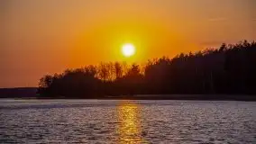 Złote jezioro Dejguny w kwietniowym słońcu - zdjęcie 42