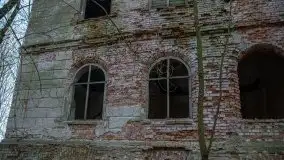 Niszczejąca perełka włoskiej architektury w Silginach - zdjęcie 25