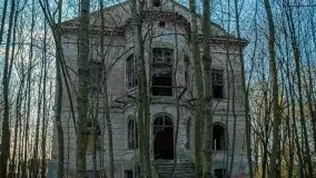 Niszczejąca perełka włoskiej architektury w Silginach - zdjęcie 20