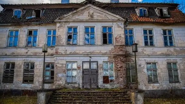 Pałac w Bęsi, na który rzucono klątwę - zdjęcie 3