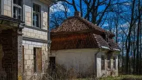 Pałac w Bęsi, na który rzucono klątwę - zdjęcie 39