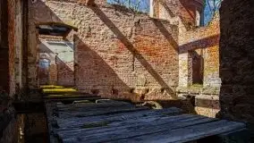 Zdjęcia: Pałac w Prośnie – monumentalna, romantyczna i tajemnicza ruina - zdjęcie 32