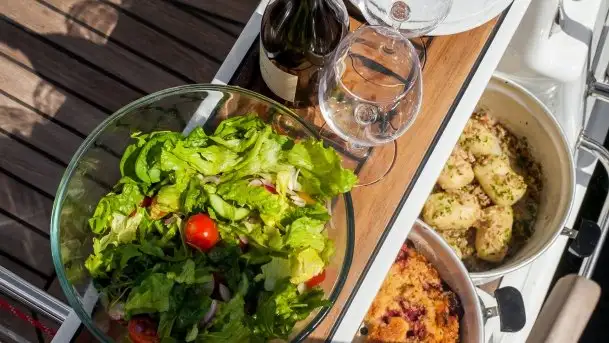 Zdjęcia: W Mikołajkach zamówisz posiłek z dostawą na jacht! - zdjęcie 6