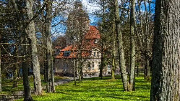 Jeden z piękniejszych pałaców na Mazurach - Łężany - zdjęcie 2