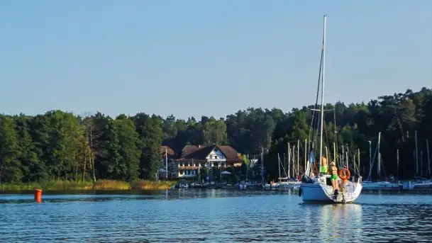 Zdjęcia: Poradnik - motorowodne Mazury - jezioro Bełdany - zdjęcie 2