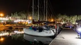 Nocne życie w porcie Tajty, sierpień 2020 r. - zdjęcie 3