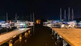 Nocne życie w porcie Tajty, sierpień 2020 r. - zdjęcie 21