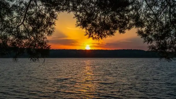 Październikowy wschód słońca nad jeziorem Kruklin - zdjęcie 9