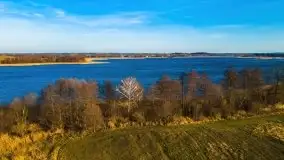 Jesienne jezioro Tuchlin z lotu mewy - zdjęcie 5