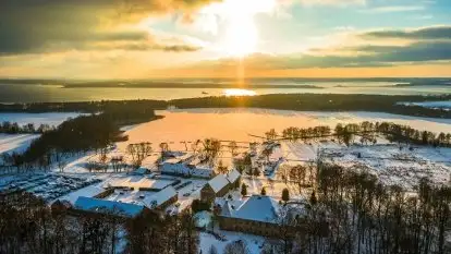 Port w Sztynorcie w zimowej scenerii, styczeń 2021 r.