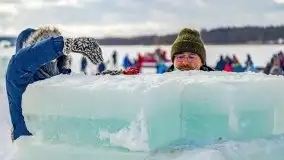 Fotorelacja z rzeźbienia w lodzie w Giżycku - zdjęcie 26