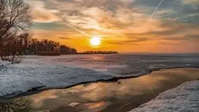 Zachód słońca nad jeziorem Niegocin, luty 2021 - zdjęcie 1