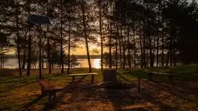 Wiosenny wschód słońca nad jeziorem Pozezdrze - zdjęcie 1