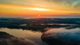 Wschód słońca z drona nad jeziorem Wojnowo - zdjęcie 3