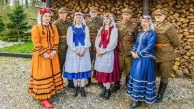 Połączenie mazursko - warmińskiego folkloru z żołnierskim sznytem - zdjęcie 32