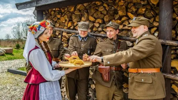 Połączenie mazursko - warmińskiego folkloru z żołnierskim sznytem - zdjęcie 6