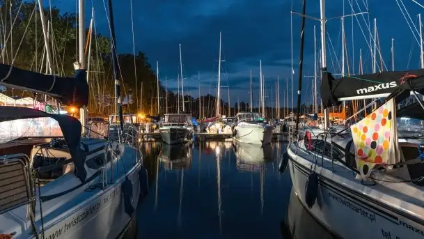 Stanica Wodna Stranda po zmierzchu, lipiec 2021