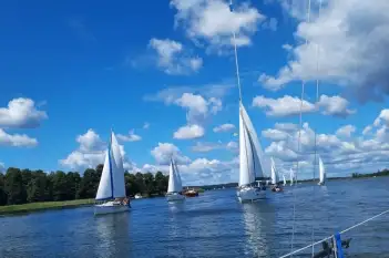 Rejsy jachtem żaglowym w Mikołajkach - zdjęcie 7