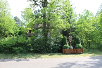 Nieduże poniemieckie siedlisko, 5 km od Karwicy i jeziora Nidzkiego - zdjęcie 5