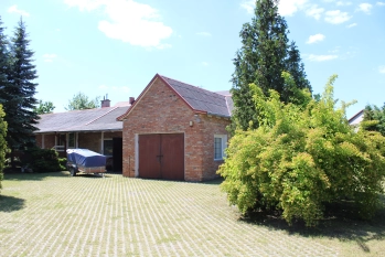 Dom na spokojnym osiedlu w Piszu blisko jeziora Mazury - zdjęcie 5