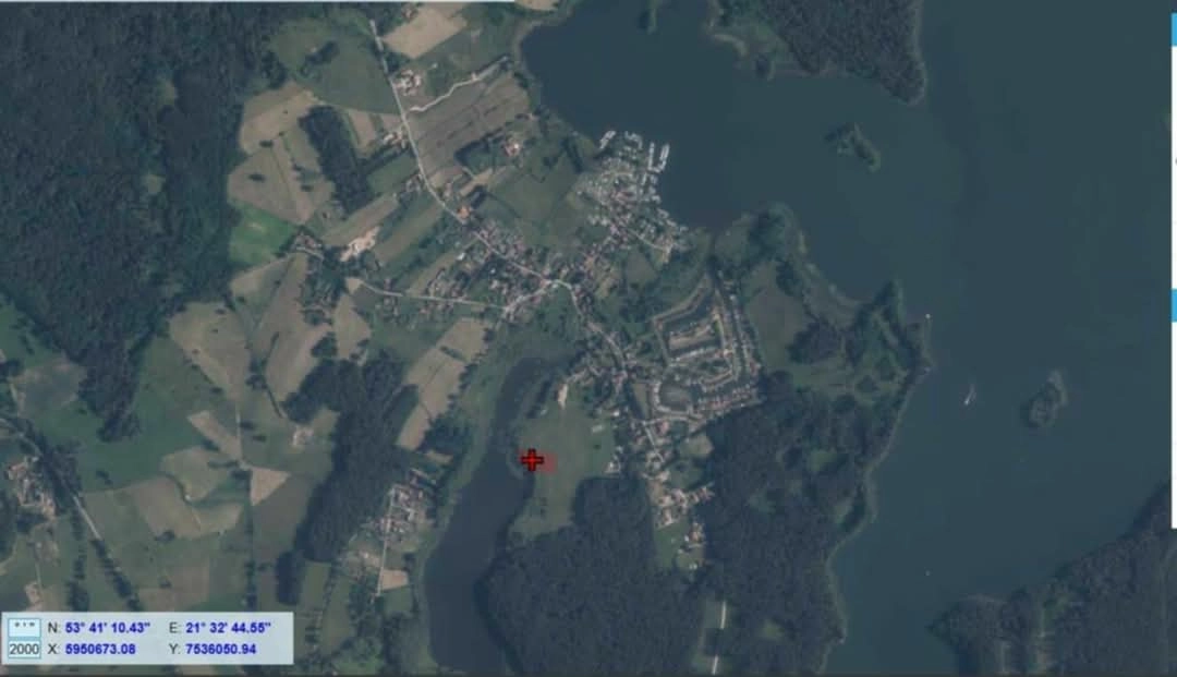 Działka z linią brzegową jeziora Wygryny w Wygrynach