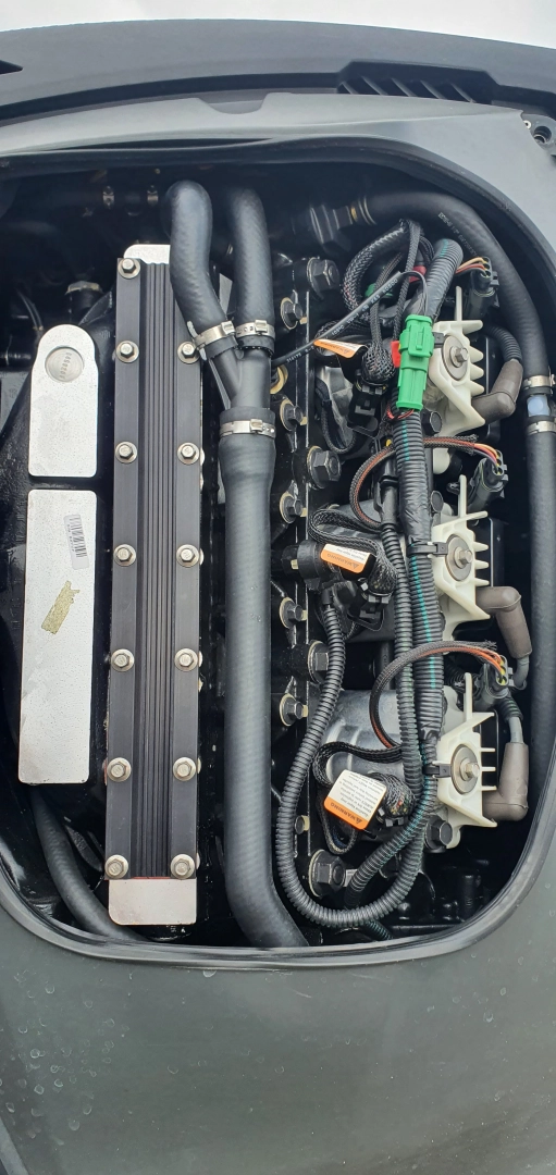 łódź Mazury 670 z silnikiem Evinrude 200 H.O 