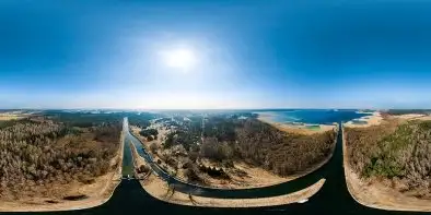 Śluza Karwik na początku wiosny 2021, jezioro Śniardwy