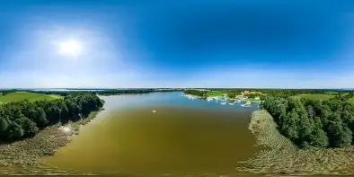 Wrześniowe jezioro i port Sztynort