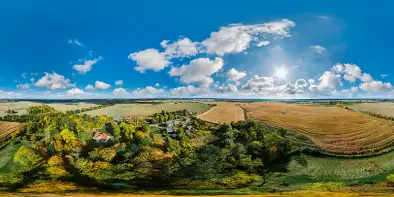 Wieś Maciejki w jesiennych kolorach