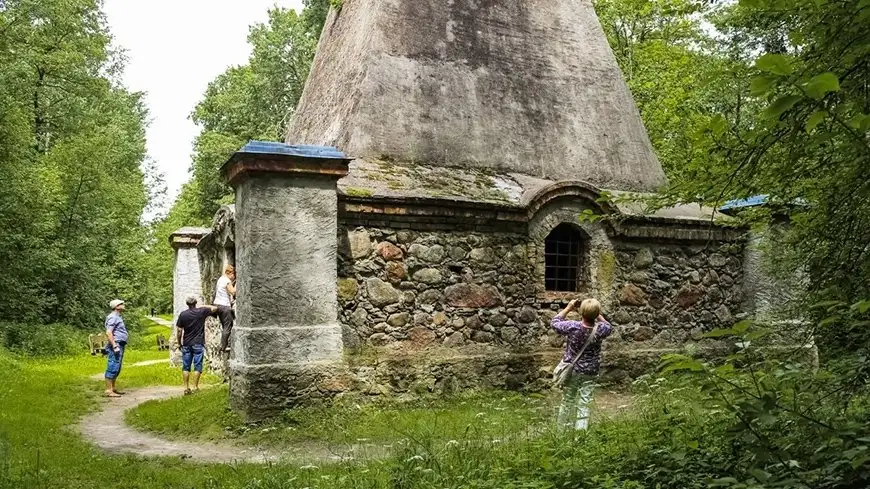 Jedyna taka budowla na Mazurach i w Polsce to?